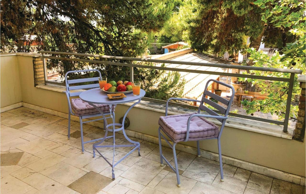 Amazing Home In Artemida With Kitchen Esterno foto