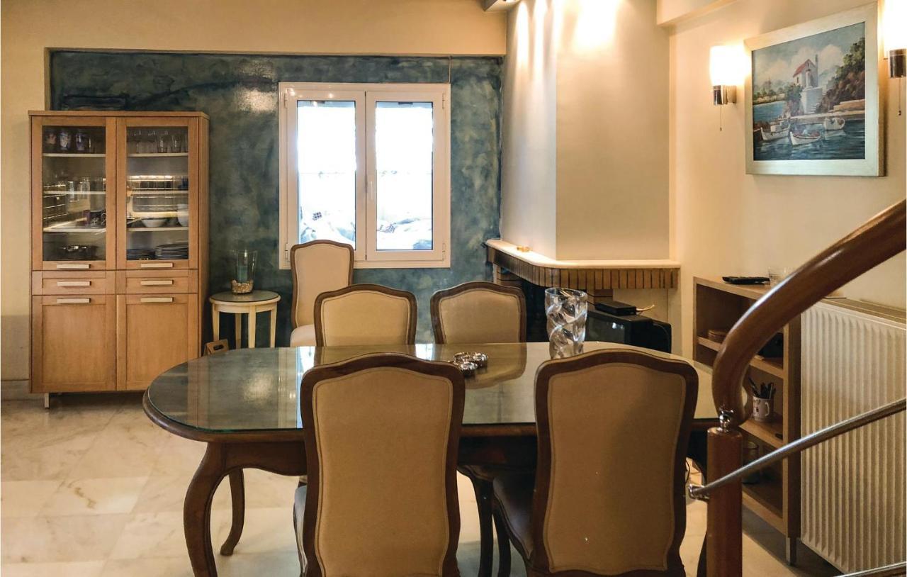 Amazing Home In Artemida With Kitchen Esterno foto