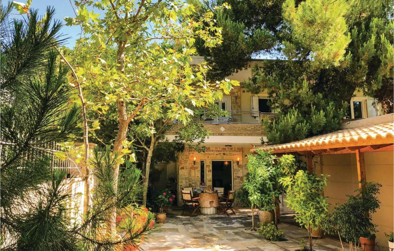 Amazing Home In Artemida With Kitchen Esterno foto